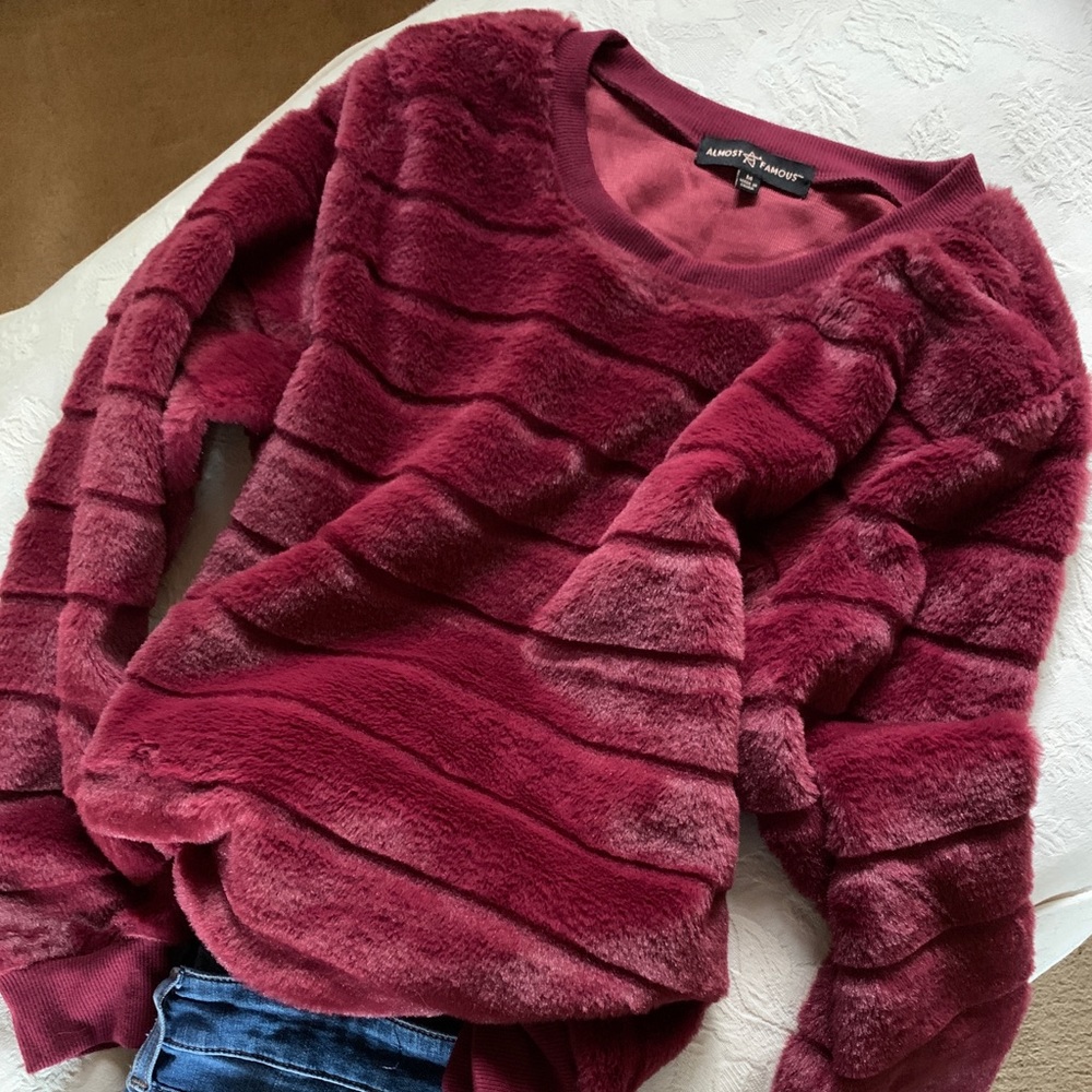 Burgundy faux fur sweatshirt